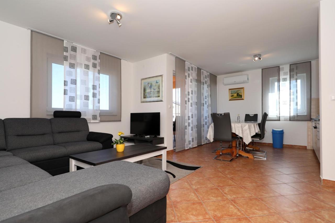 Apartment Dora Preko Eksteriør bilde